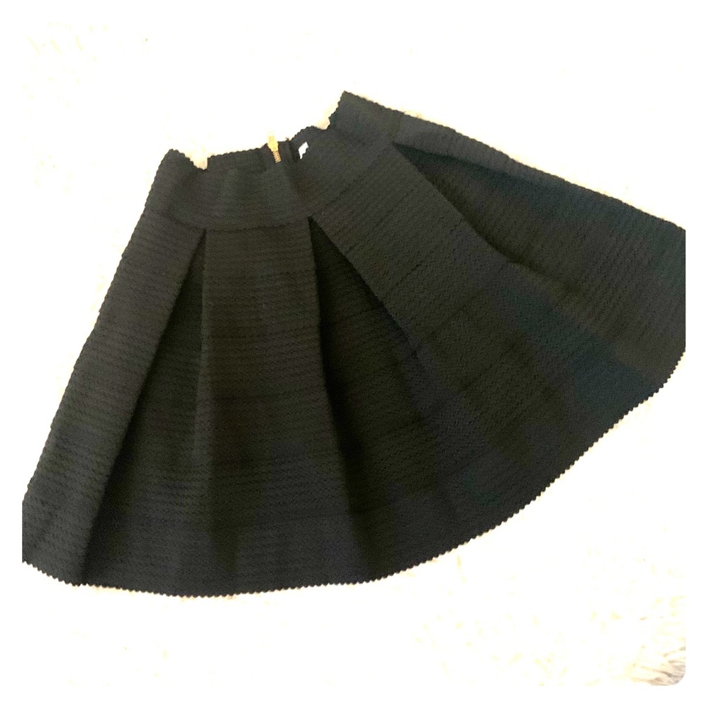 Black skirt size M